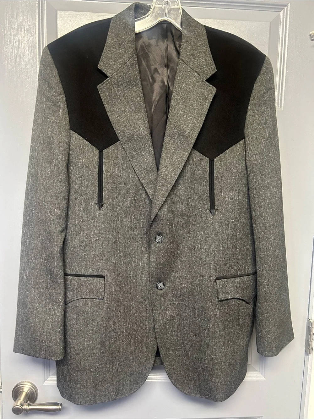 Circle S “Boise” Western gray/black polyester sport coat. NWOT size 46Long